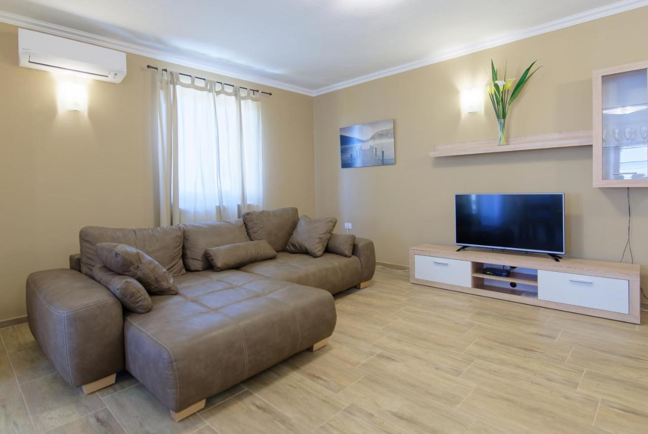 Apartments Belvedere By Rent Istria Plovanija Екстер'єр фото