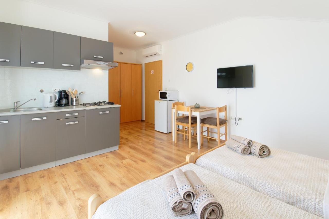 Apartments Belvedere By Rent Istria Plovanija Екстер'єр фото