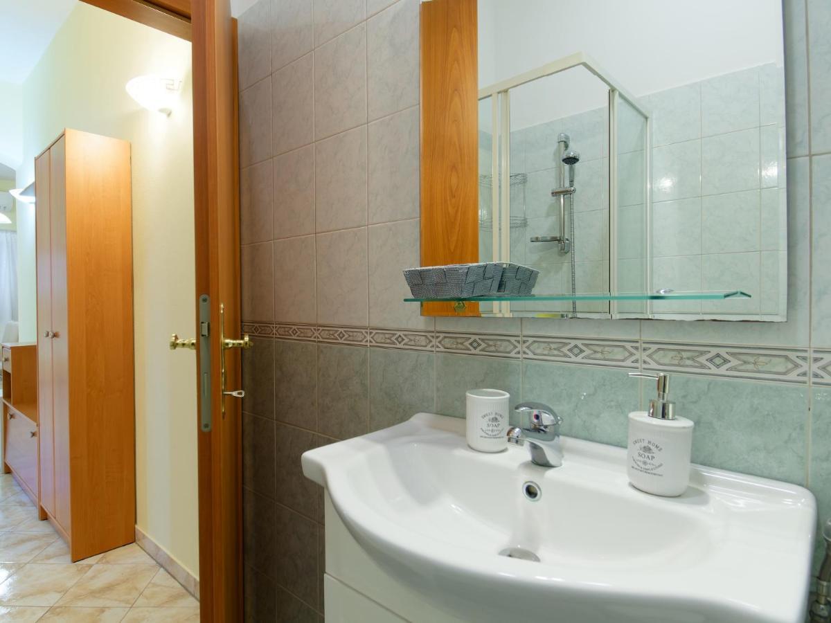 Apartments Belvedere By Rent Istria Plovanija Екстер'єр фото